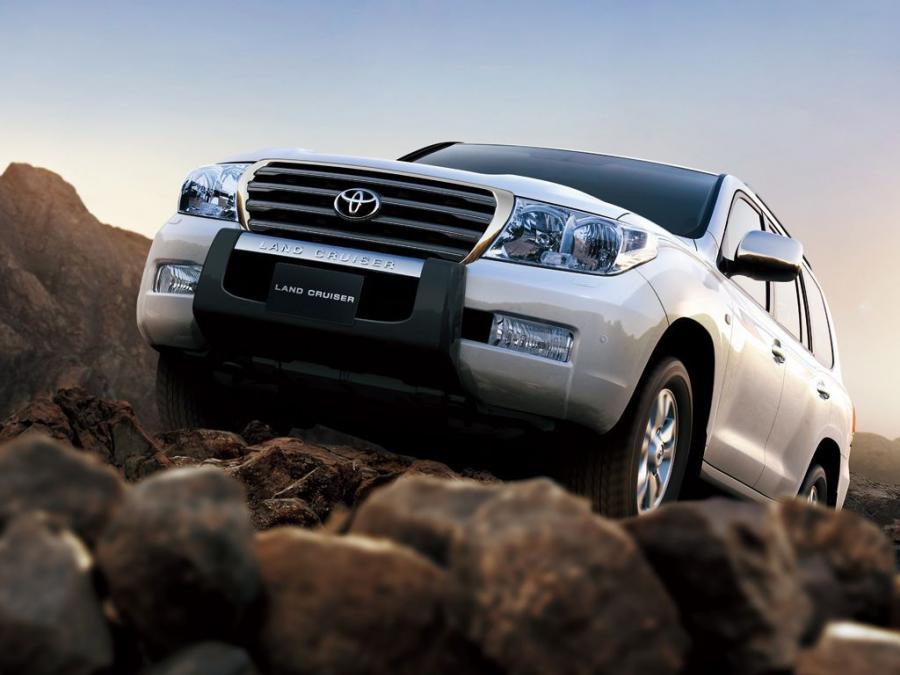 Toyota Land Cruiser 200 VX-R 2007 года  (UAE) (фото 8 из 13)